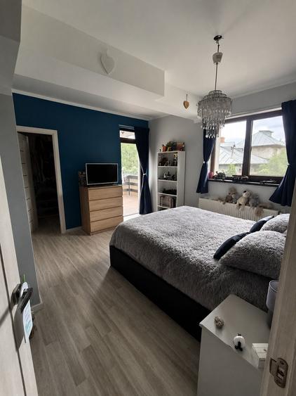 Apartament cu 3 camere semidecomandat în Vișan