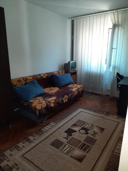 Apartament cu 2 camere nedecomandat în Girocului