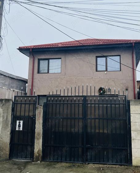 Casă cu 6 camere cu Teren 210 Mp în Obor