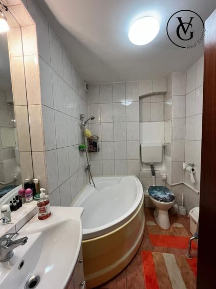 Casă individuală cu 4 camere cu Canalizare în Domenii