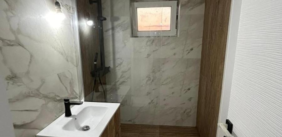 Apartament cu 2 camere decomandat, mobilat în Tomis Nord
