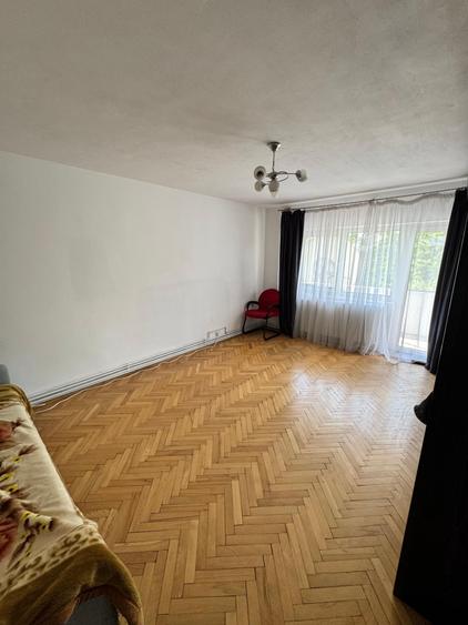 Apartament cu 4 camere decomandat, mobilat în Odobescu