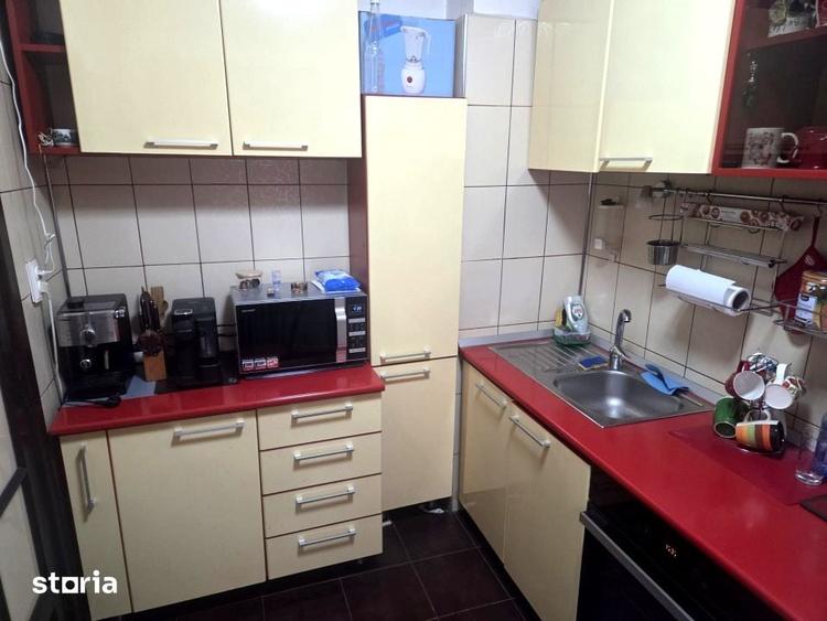 Apartament cu 3 camere decomandat în Ferentari