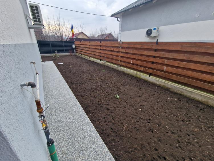 Casă individuală cu 4 camere cu Canalizare în Holboca