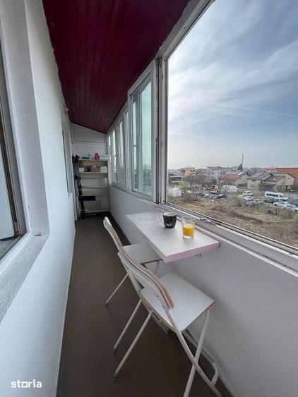 Apartament cu 3 camere în Apărătorii Patriei