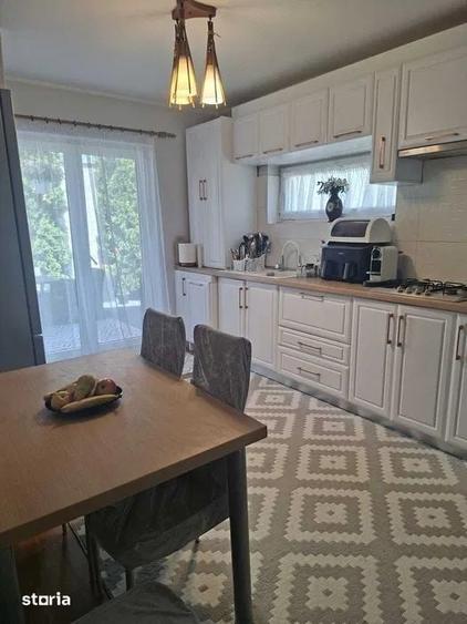Casă cu 6 camere decomandat cu Teren 485 Mp în Corunca