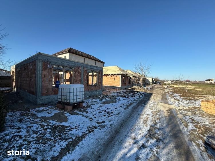 Casă cu 3 camere cu Teren 257 Mp în Clinceni