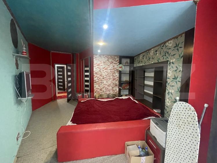 Apartament cu 3 camere semidecomandat, mobilat în Zorilor