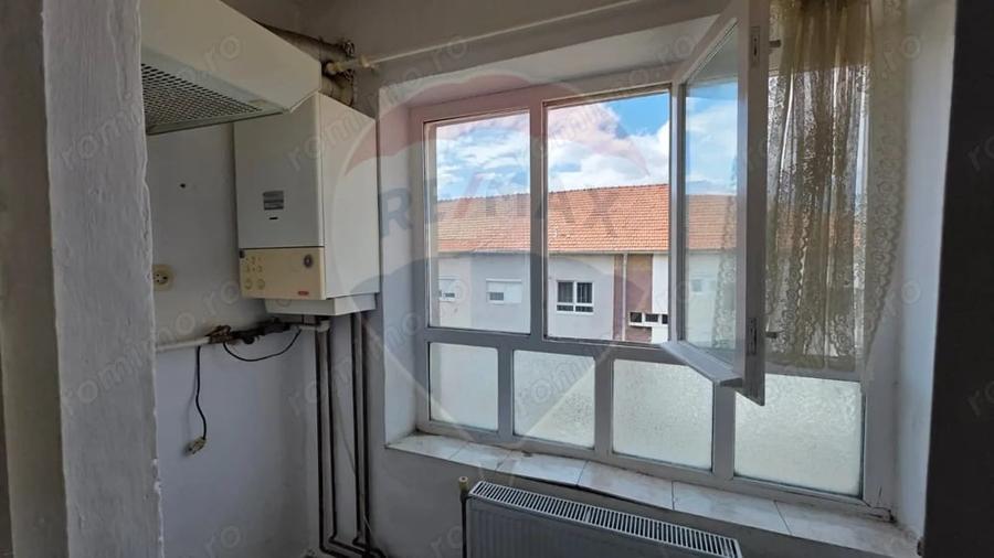 Apartament cu 2 camere decomandat în Vitrometan