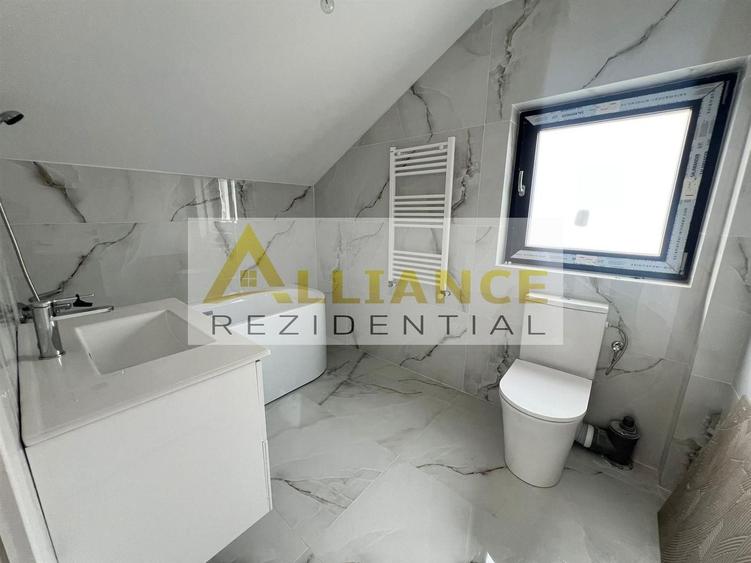 Casă individuală cu 4 camere cu Canalizare în Berceni