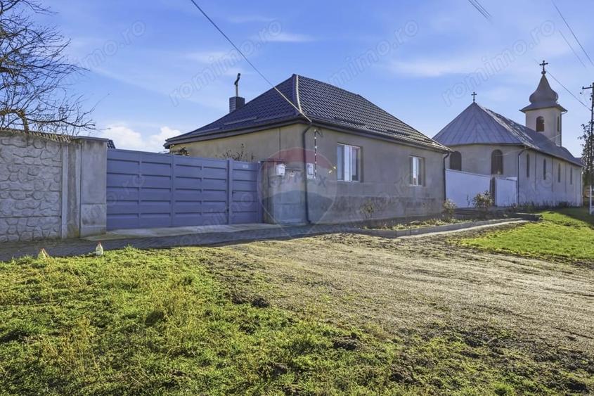 Casă cu Teren 1439 Mp în Satu Mare