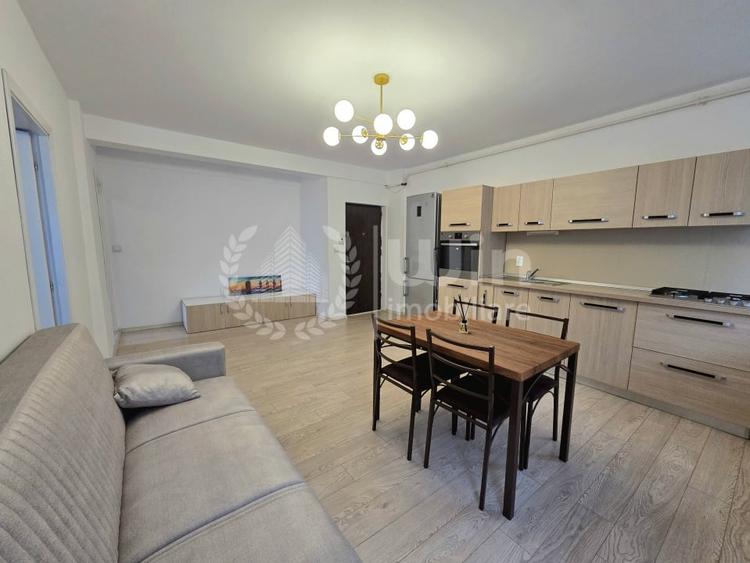 Apartament cu 2 camere semidecomandat, mobilat în Între Lacuri