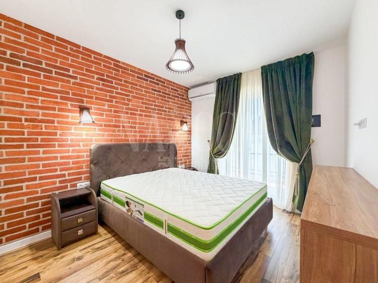 Apartament cu 3 camere semidecomandat în Borhanci
