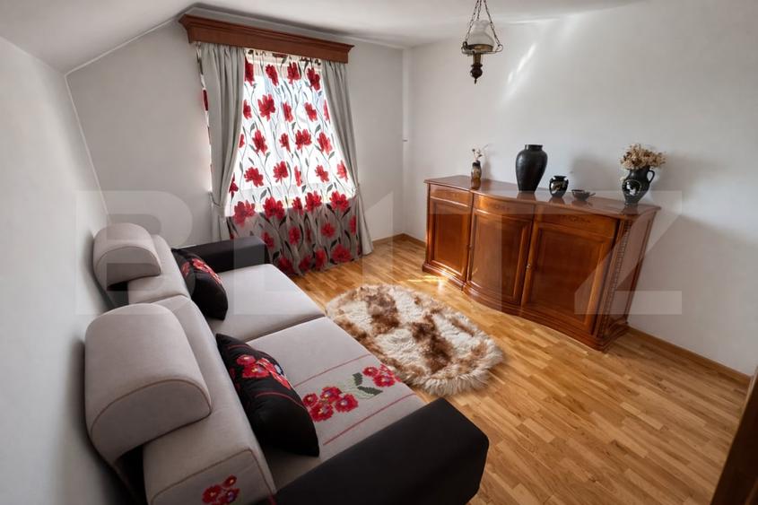 Casă individuală cu 5 camere cu Garaj în Reghin