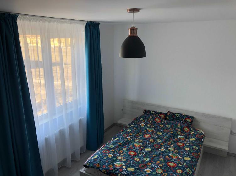 Apartament cu 3 camere decomandat în Florești