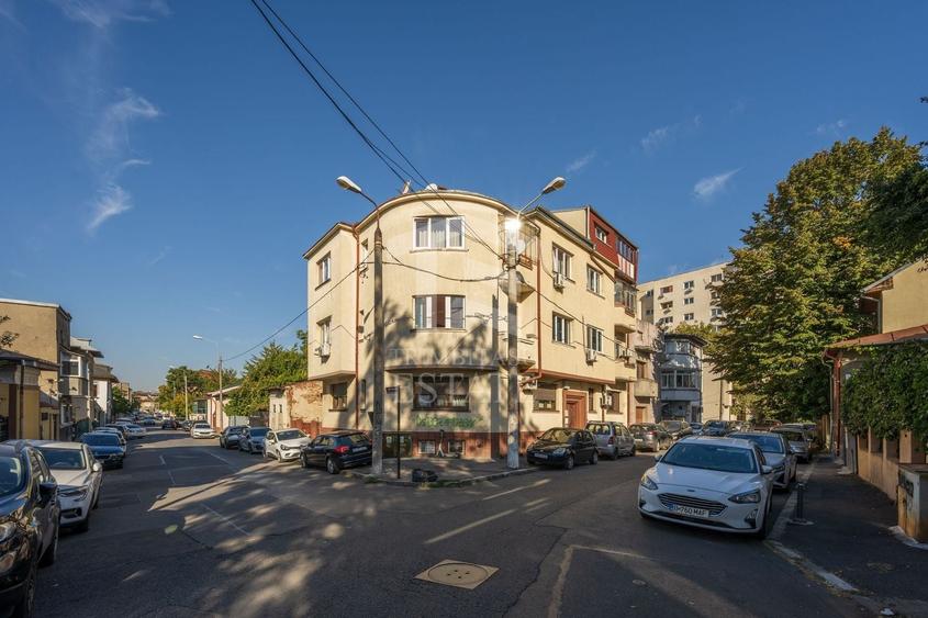Apartament cu 4 camere decomandat în Calea Călărașilor