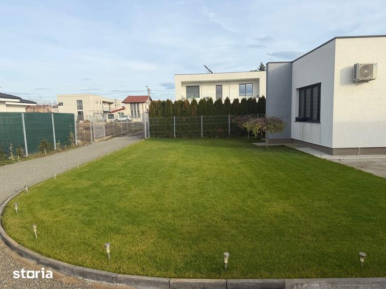Casă cu 2 camere cu Teren 400 Mp în Central