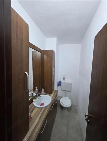 Apartament cu 3 camere decomandat, mobilat în Girocului