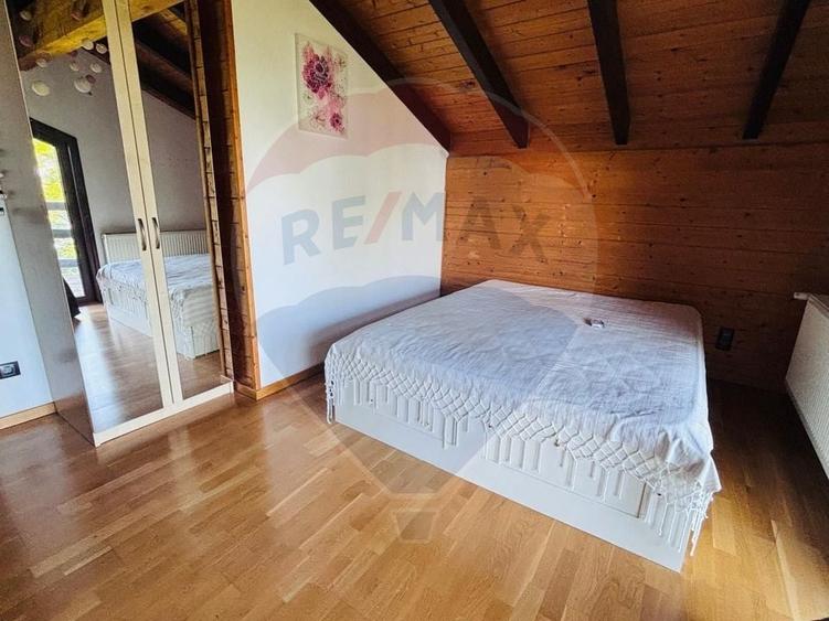 Casă individuală cu 4 camere cu Teren 600 Mp în Central