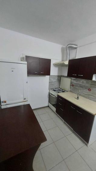 Garsonieră decomandată în UTA