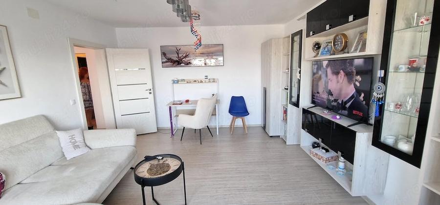Apartament cu 3 camere decomandat în Cantacuzino