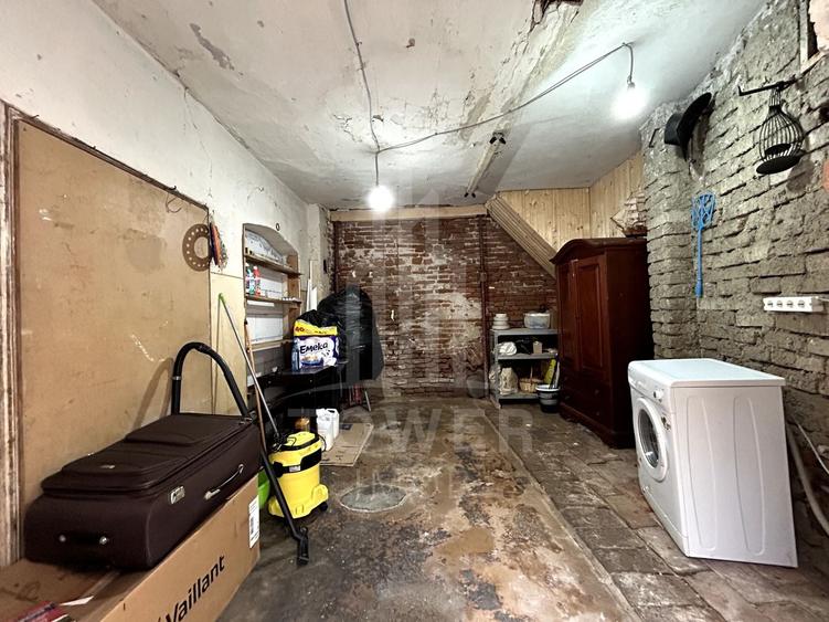 Apartament cu 4 camere decomandat în Central