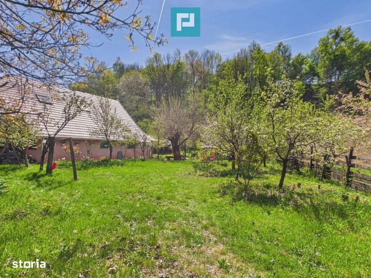 Casă cu 4 camere în Rontău