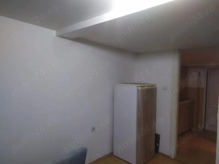 Garsonieră decomandată în Central