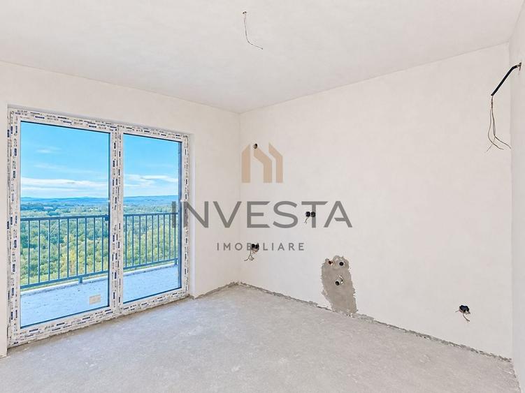 Apartament cu 2 camere semidecomandat în Sopor