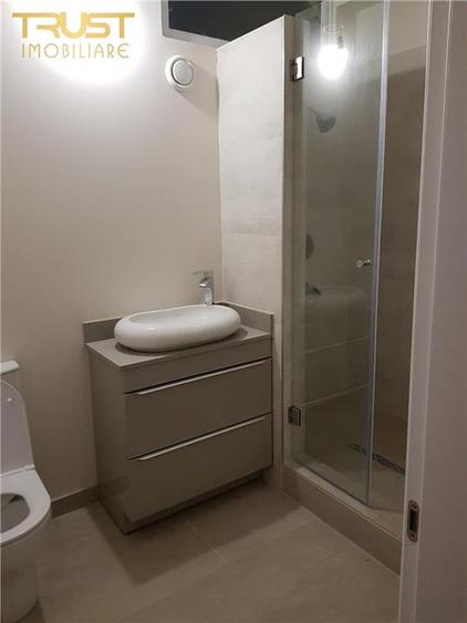 Casă cu 9 camere cu Teren 650 Mp în Tăuți