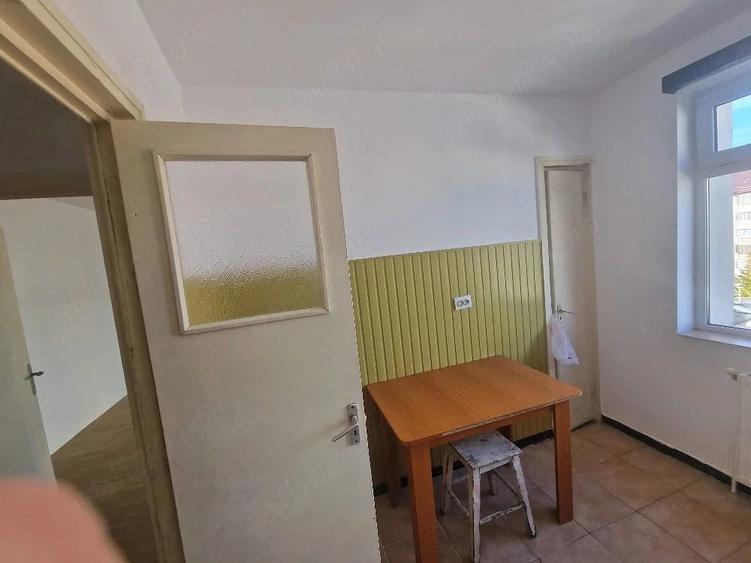 Apartament cu 2 camere semidecomandat în Ultracentral