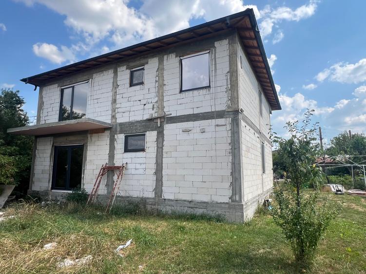 Casă cu 4 camere în Bâlta