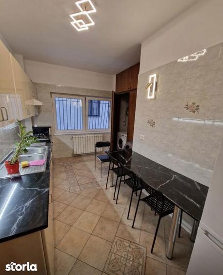Apartament cu 5 camere în Primăverii