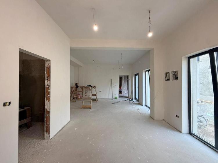 Spațiu comercial, de 560 mp, în Complex Studențesc