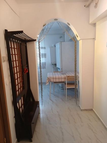 Vand apartament 2 camere comanesti - 3