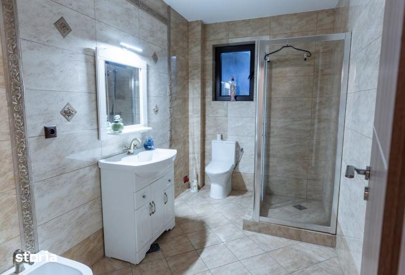 Casă cu 6 camere cu Teren 560 Mp în Criș