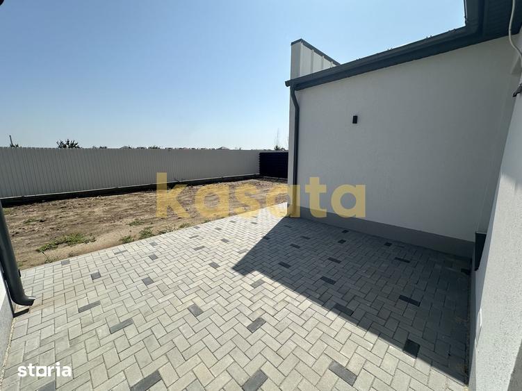 Casă cu 4 camere cu Teren 400 Mp în Domnești