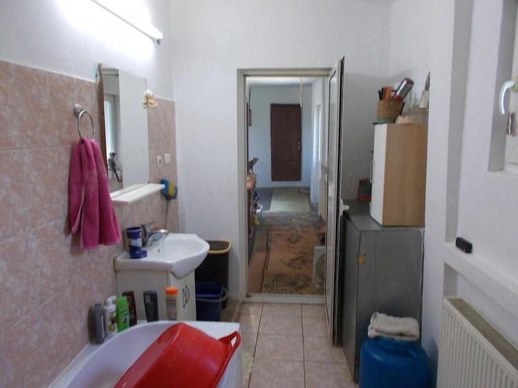 Casă cu 4 camere cu Teren 1906 Mp în Sânandrei