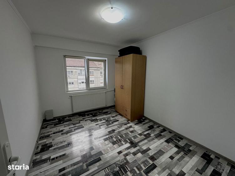 Apartament cu 3 camere decomandat, mobilat în Calea Aradului