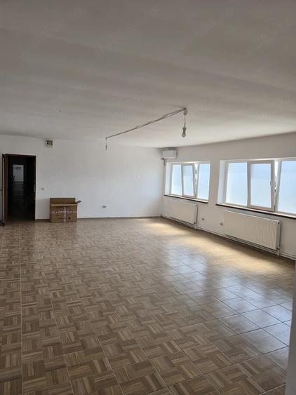 Spațiu comercial, de 75 mp, în Central