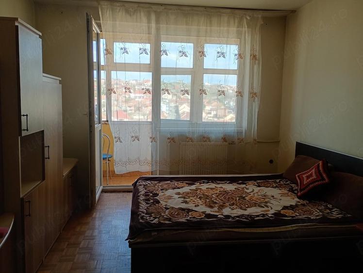 Garsonieră decomandată în Decebal