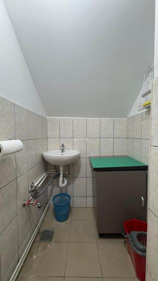 Casă cu 7 camere cu Teren 150 Mp în Tomis II