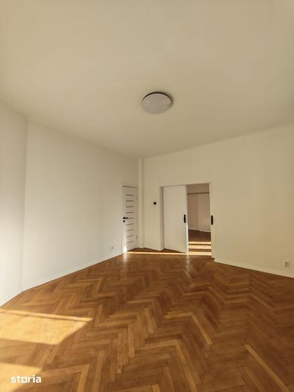 Apartament cu 3 camere în Gara de Nord
