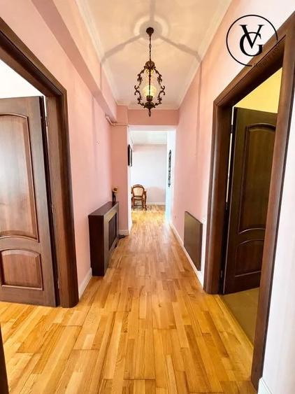 Apartament cu 3 camere semidecomandat în Central