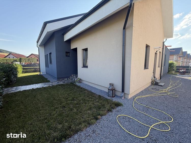Casă cu 5 camere cu Teren 400 Mp în Sângeorgiu de Mureș