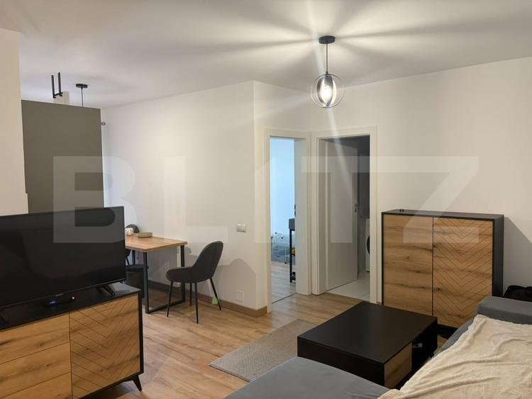 Apartament cu 3 camere semidecomandat, mobilat în Zorilor