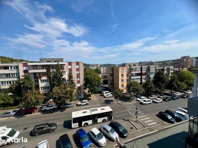 Apartament cu 3 camere în Tudor Vladimirescu