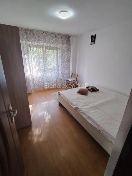 Apartament 3 camere, et. 2, str. Babadag