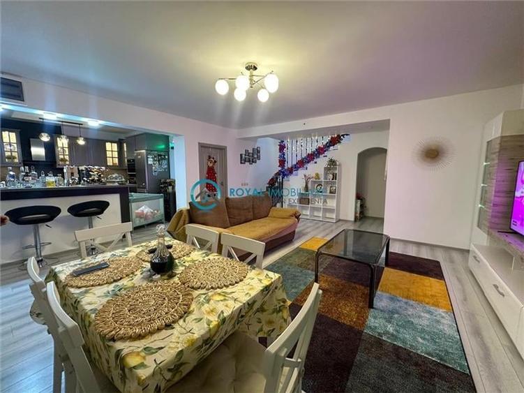 Duplex cu 5 camere cu Canalizare în Bucov