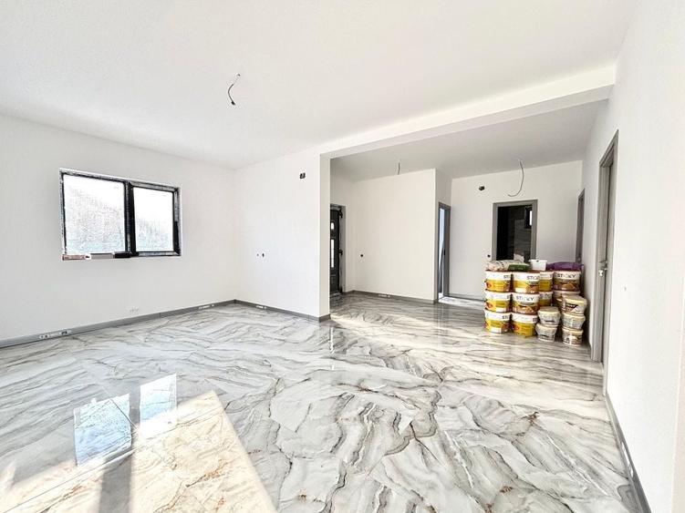 Casă cu 4 camere în Central